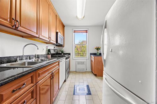 6k-150 79th Ave, Kew Garden Hl, NY, 11367 | Card Image