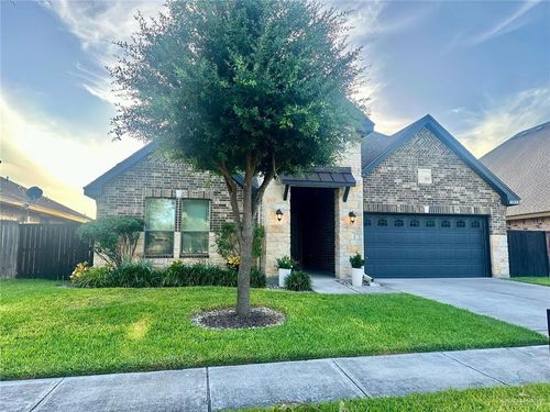3900 Santa Maria St, Mission, TX, 78572-4667 | Card Image