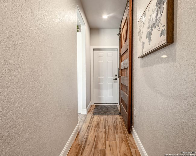 177 E Short Meadow Dr, House other with 4 bedrooms, 4 bathrooms and null parking in Lytle TX | Image 34
