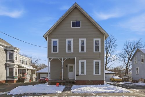 35 Carew St, South Hadley, MA, 01075-2841 | Card Image