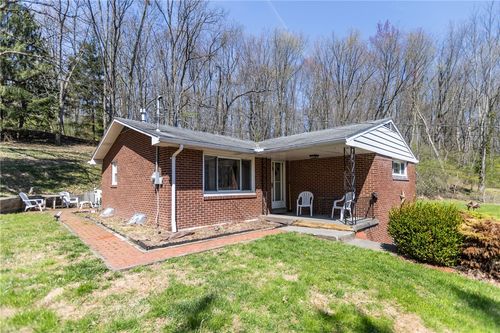 113 Center St, Evans City, PA, 16033-9204 | Card Image