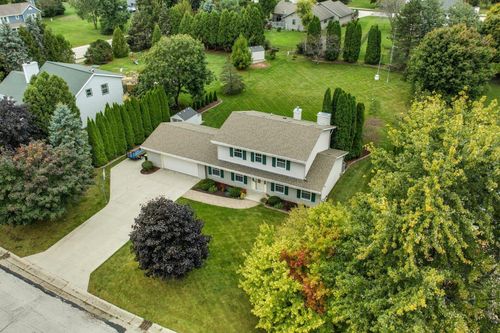 7816730 Spinnaker Dr, Muskego, WI, 53150-8653 | Card Image