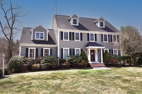 122 Elm St, North Reading, MA, 01864-2942 | Card Image