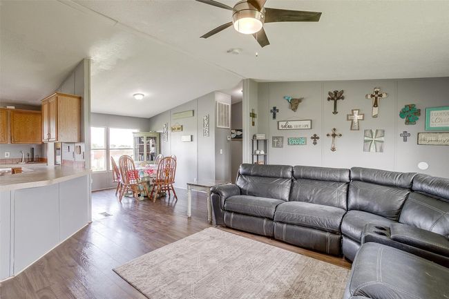 2909 Berry Patch Ln, House other with 3 bedrooms, 2 bathrooms and null parking in Joshua TX | Image 8