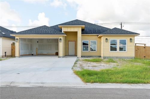 101 Traditions Dr, Rockport, TX, 78382 | Card Image