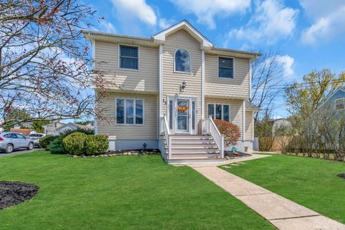 12 Victory Dr, Englishtown, NJ, 07726-1611 | Card Image