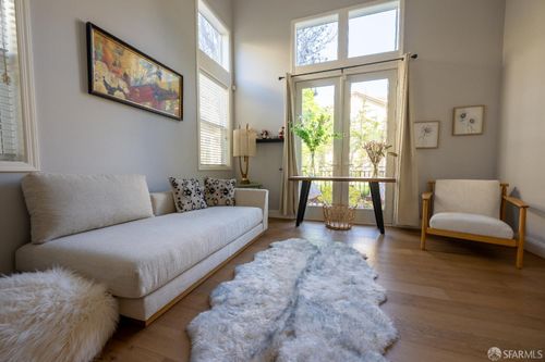 1194 Gliessen Ter, Sunnyvale, CA, 94089-4743 | Card Image