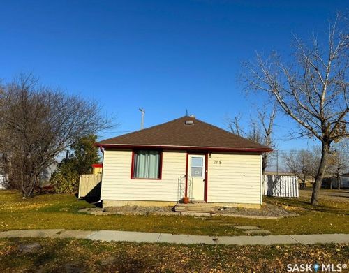 218 Atlantic Avenue, Kerrobert, SK, S0L1R0 | Card Image