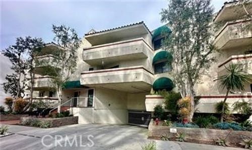 unit-204-3932 N Virginia Rd, Long Beach, CA, 90807-2667 | Card Image