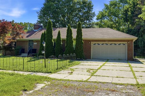 27315 Lathrup Blvd, Lathrup Village, MI, 48076-3508 | Card Image