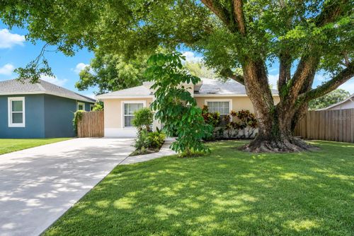 1120 11th Ave S, ST PETERSBURG, FL, 33705-2211 | Card Image