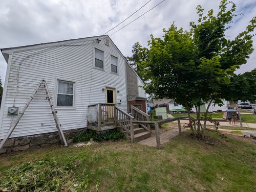 13 Central Ave, Griswold, CT, 06351-1813 | Card Image