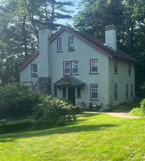 50 Mount Pleasant, Amherst, MA, 01002-1511 | Card Image