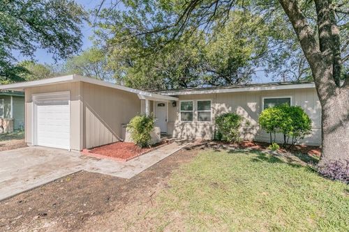 2109 Cloverdale St, Arlington, TX, 76010-7621 | Card Image