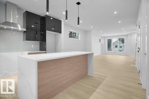 10663 61 Ave Nw, Edmonton, AB, T6H1L8 | Card Image