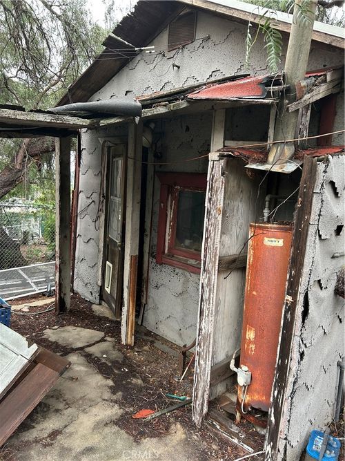 10316 Marcus Ave, Tujunga, CA, 91042-2010 | Card Image