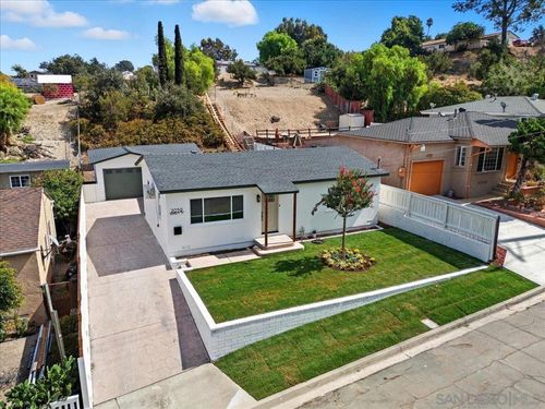 2039 Winnett St, San Diego, CA, 92114-1427 | Card Image