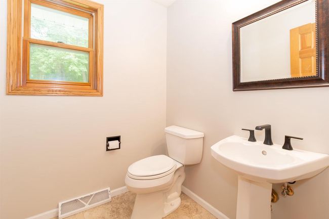 N2559 Pleasant View Lane, House other with 4 bedrooms, 3 bathrooms and null parking in WAUPACA WI | Image 15