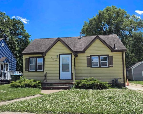 657 Dawson St, Waterloo, IA, 50703-5845 | Card Image
