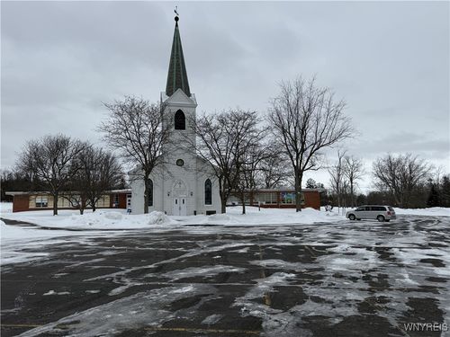 1475 Orchard Park Rd, West Seneca, NY, 14224-4019 | Card Image