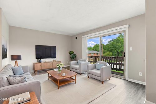 a3-2707 Riedling Dr, Louisville, KY, 40206-1308 | Card Image