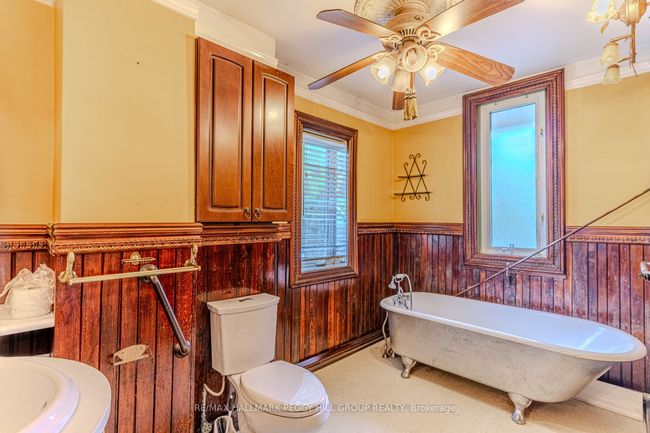 210 Bradford St, Home with 0 bedrooms, 1 bathrooms and 4 parking in Barrie ON | Image 15