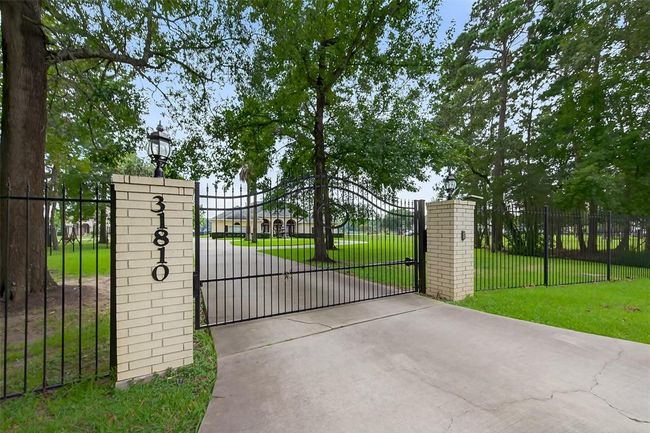 31810 Edgewater Dr, House other with 4 bedrooms, 3 bathrooms and 3 parking in Magnolia TX | Image 7
