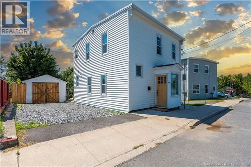182 Visart St, Saint John, NB, E2K1P1 | Card Image
