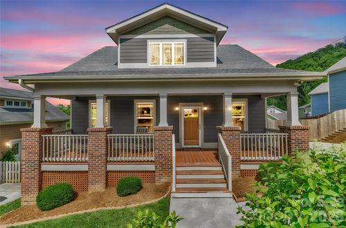 18 Byrdcliffe Ln, Asheville, NC, 28805-4504 | Card Image