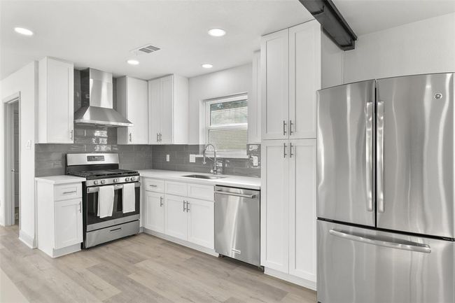 6235 Dumfries Dr, House other with 4 bedrooms, 2 bathrooms and 2 parking in Houston TX | Image 8