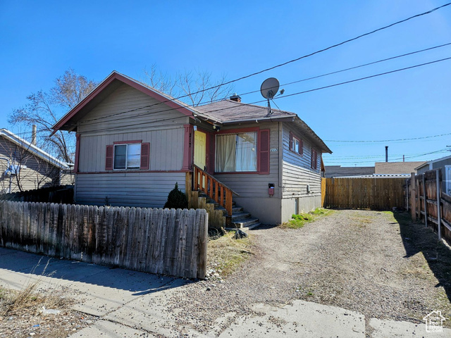 Carson St, Pocatello, ID 83204