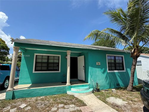 733 45th St, West Palm Beach, FL, 33407-2929 | Card Image