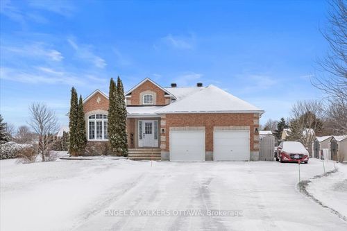 237 Heather Cres, Almonte, ON, K0A1A0 | Card Image