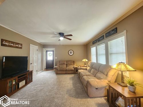 1306 N Rhode Island Ave, Mason City, IA, 50401-1444 | Card Image