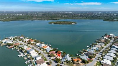 17323 Kennedy Drive, House other with 5 bedrooms, 3 bathrooms and null parking in North Redington Beach FL | Image 3