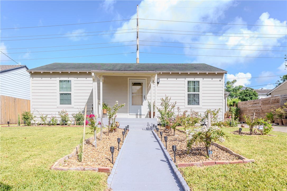 Cornelia Cir, Corpus Christi, TX 78408