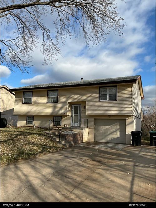 6405 N 66th St, Omaha, NE, 68104-1122 | Card Image
