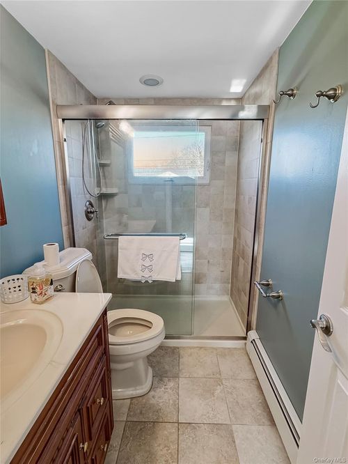 32 Sterling Dr, Lake Grove, NY, 11755-2321 | Card Image