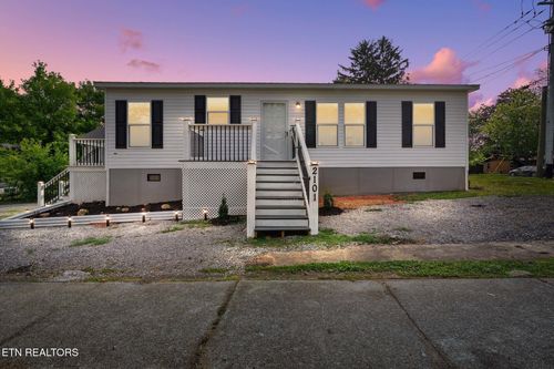 2101 Mccalla Ave, Knoxville, TN, 37915-1507 | Card Image