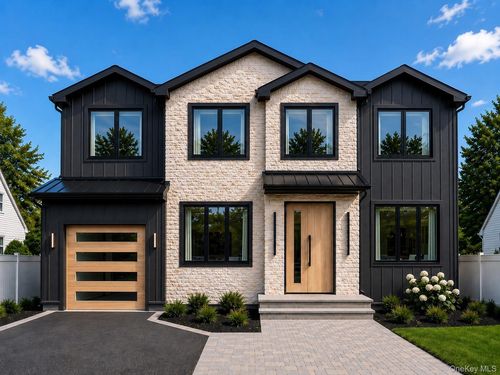 28 Choir Ln, Westbury, NY, 11590-5722 | Card Image