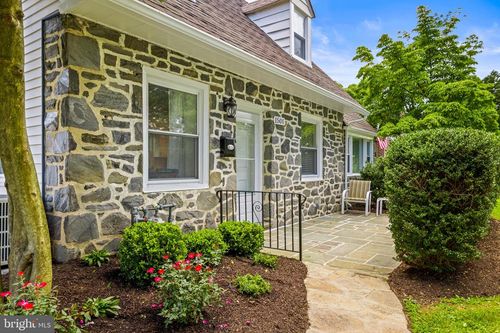 1500 W Chester Pike, HAVERTOWN, PA, 19083-2814 | Card Image