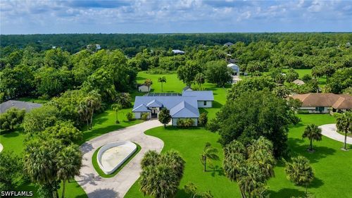 260 20th Ave Ne, NAPLES, FL, 34120-6307 | Card Image