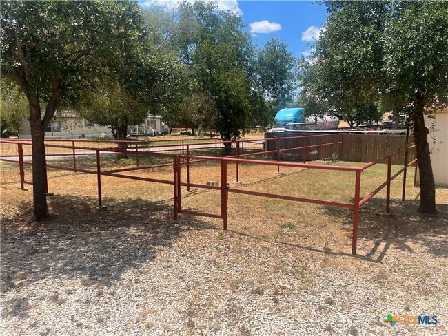 1102 Crockett, House other with 4 bedrooms, 3 bathrooms and null parking in Cotulla TX | Image 4