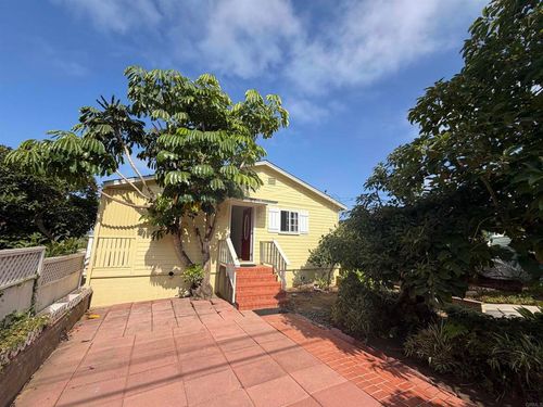 534 Ocean View Ave, Encinitas, CA, 92024-2628 | Card Image