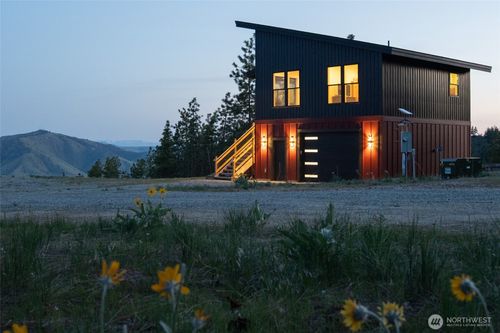 317 Cottontail Ln, Chelan, WA, 98816 | Card Image