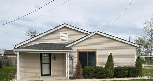 703 S Walnut St, Gerald, MO, 63037-2207 | Card Image