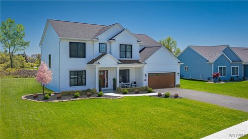 3 Fieldstream Lane, Lancaster, NY, 14086 | Card Image