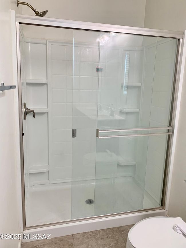 Primary shower | Image 19
