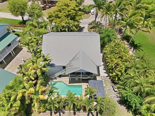7215 Hendry Creek Dr, Fort Myers, FL, 33908-4213 | Card Image