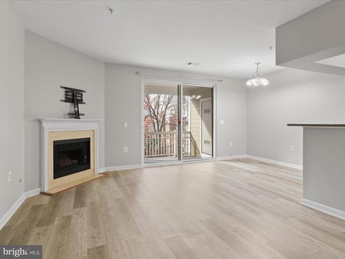 apt-303-12909 Alton Sq, HERNDON, VA, 20170-5832 | Card Image